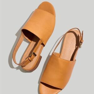 Madewell - The Noelle Slingback Sandal in Tan
Leather